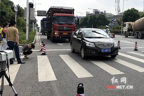 湘潭市首次运用“神器”加强机动车尾气治理