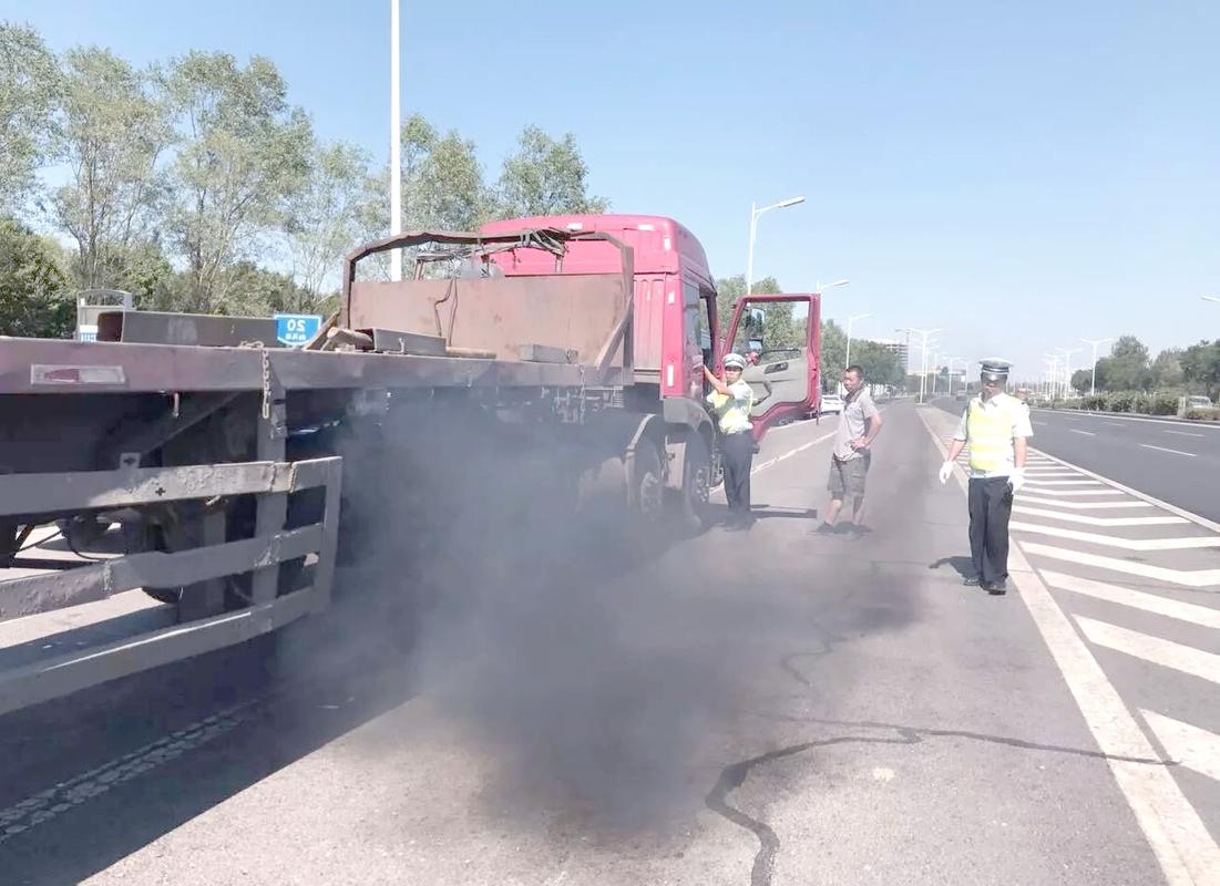 联合执法查出超标大货车,尾气治理再强化